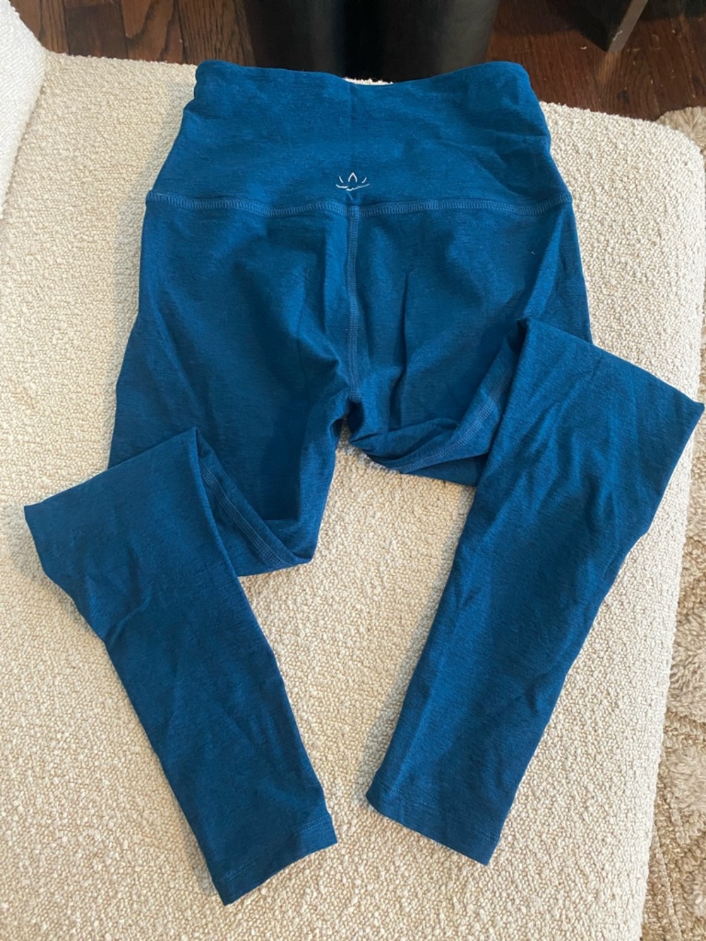 Beyond Yoga set - leggings & bra. Like new condition - Picture 4 of 6